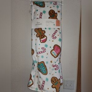 NWT CUPCAKE CASHMERE GINGERBREAD/ CANDY CANE 🍬BLANKET✨️🍬